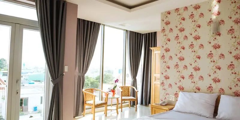 Khách Sạn Sen Vàng